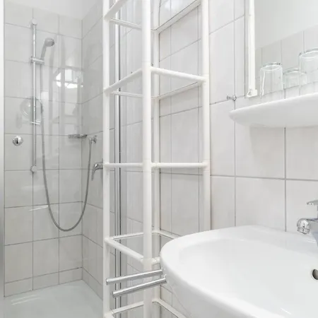 Lejlighed Attraktive Fuer 4 Mit Balkon Und Wlan In